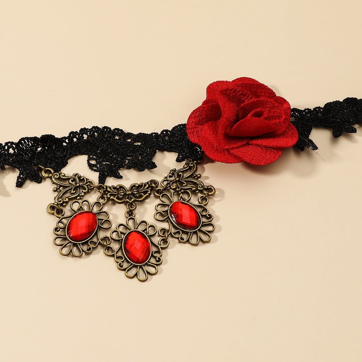 Flower applique stone pendant choker necklace