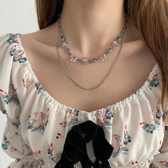 Mehrfarbige Choker-Halskette mit Blumenmuster 