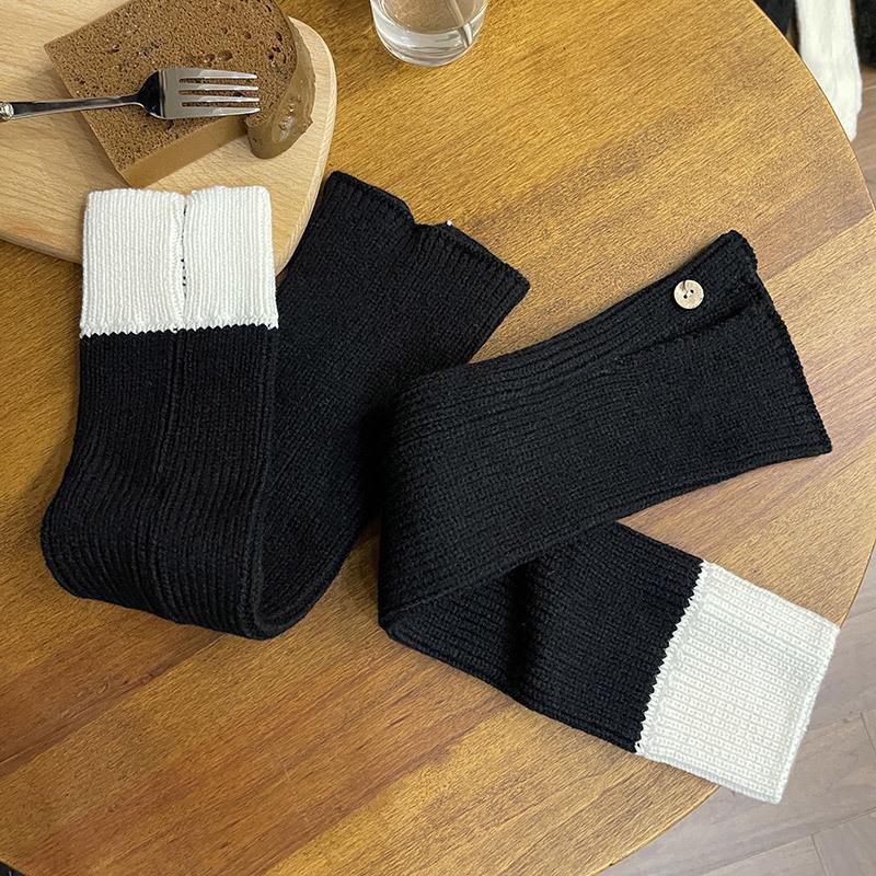 Button decor slit knitted contrast leg warmer