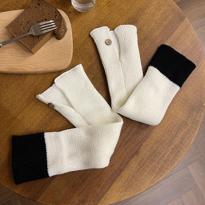 Button decor slit knitted contrast leg warmer