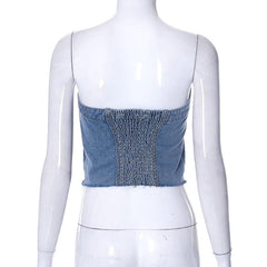 Rückenfreies, gesmoktes Jeans-Crop-Tube-Top mit Knöpfen