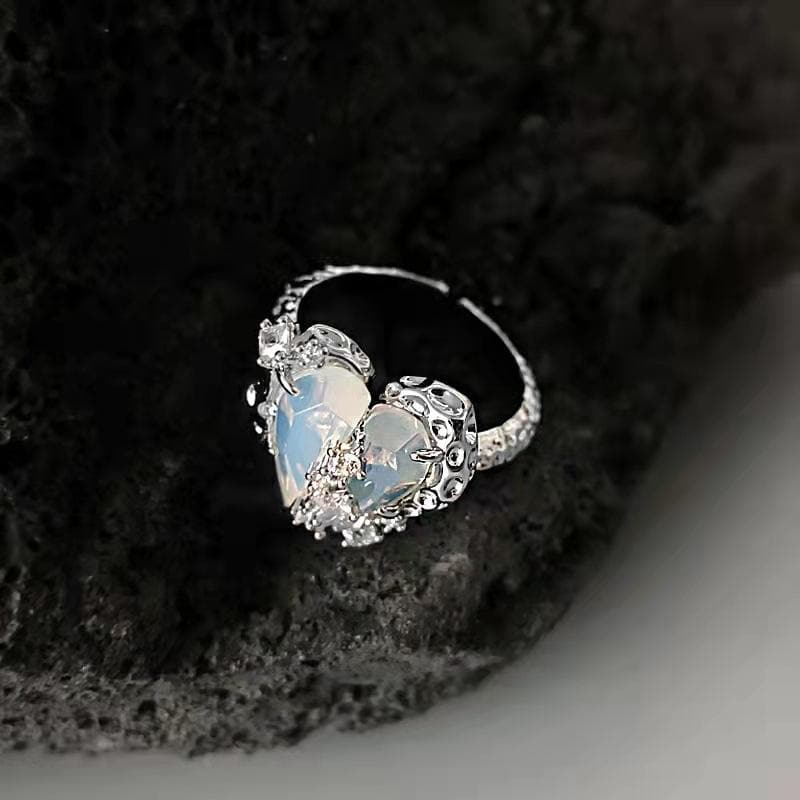 Anillo abierto con piedra de corazón 