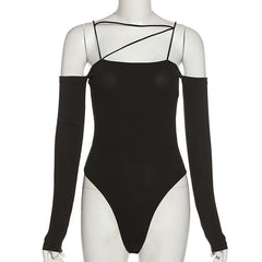 Schulterfreier, unregelmäßiger, rückenfreier Bodysuit