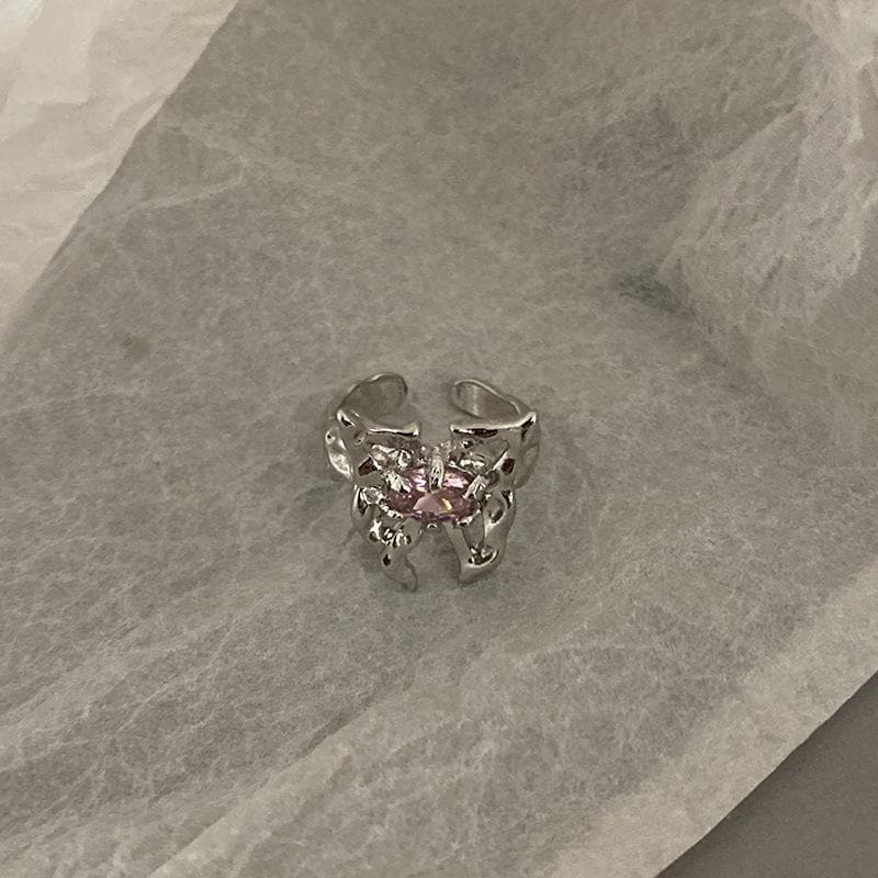 Anillo abierto de plata de lava con colgante de mariposa 