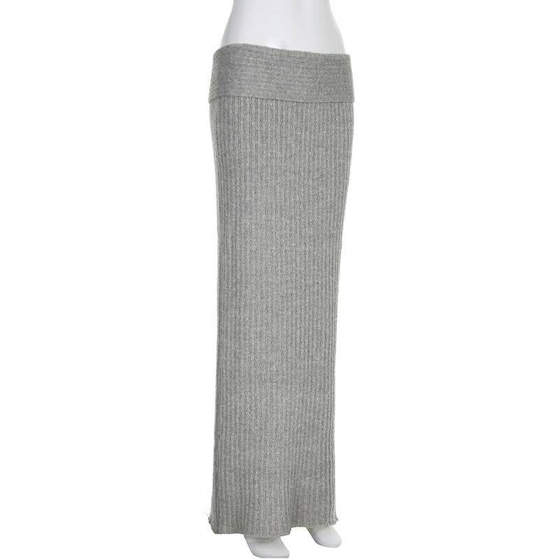 Knitted solid low rise maxi skirt