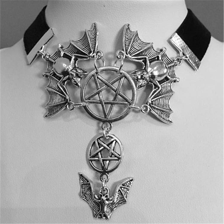 Bat star pendant velvet choker necklace