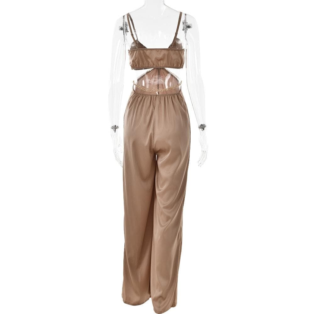 Gerüschter, einfarbiger O-Ring-Jumpsuit aus Satin mit V-Ausschnitt und ausgehöhltem Camisole