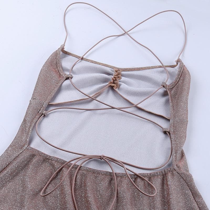 Camisole-Midikleid mit gekreuzten Rüschen und Bindeband hinten