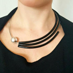 Collar irregular en capas de perlas falsas 