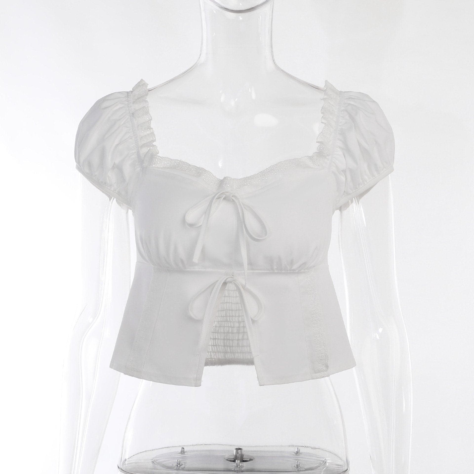 Gesmoktes, rückenfreies Crop-Top mit Puffärmeln, Rüschen und Schlitz