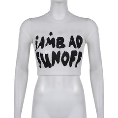 Top corto con cuello redondo y mangas cortas con estampado "iAM BAD FUN OFF" 