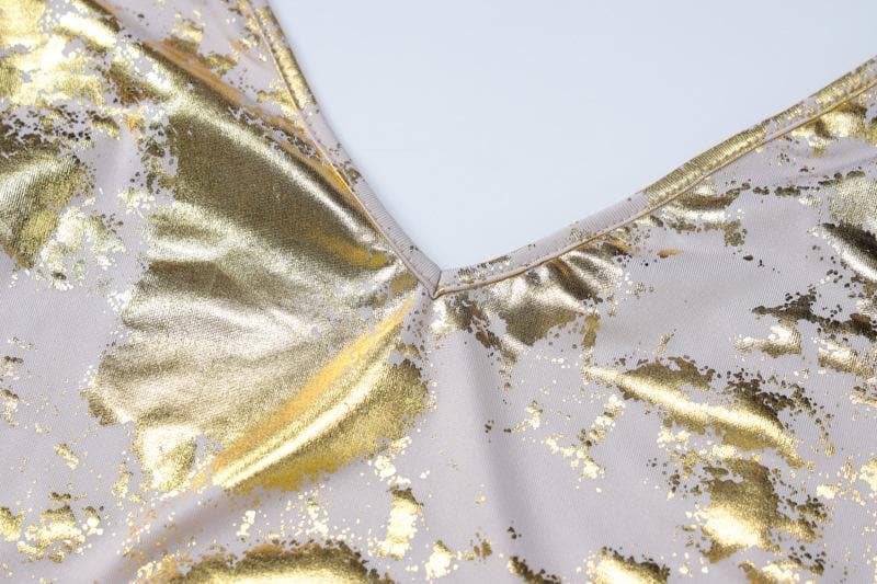 Rückenfreies Maxikleid mit V-Ausschnitt und Metallic-Print in Kontrastfarbe 