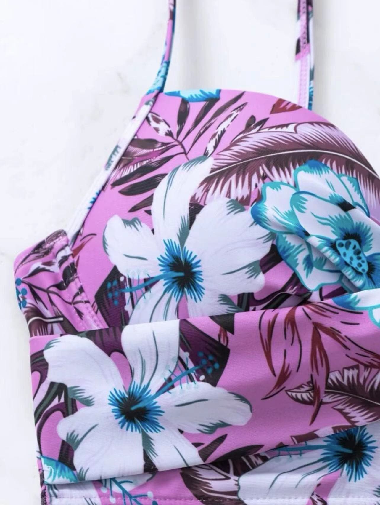 Traje de baño de bikini de tirantes finos con espalda descubierta y relleno en contraste con estampado floral 