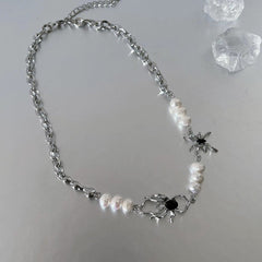 Spider decor faux pearl chain necklace